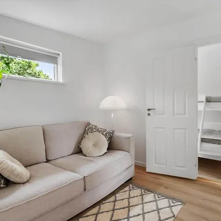 40384-juelsminde-frede-juels-vej-274 بيت للعطل *